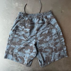 Lululemon Pacebreaker 9”